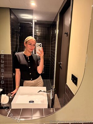 baebaezoe Nude Leaked Photo #24