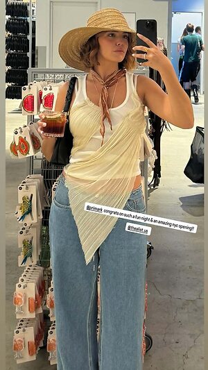 Bailee Madison collection leaked photo #60