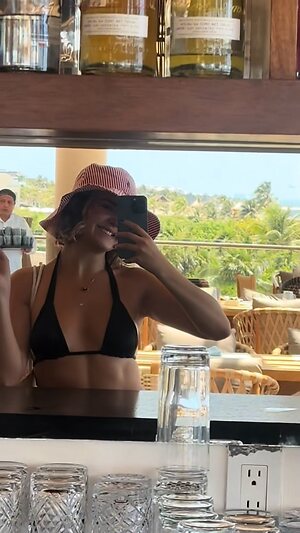 Bailee Madison collection leaked photo #75
