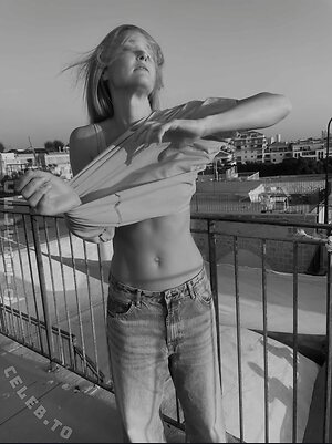 Bar Refaeli Nude Leaked Photo #8