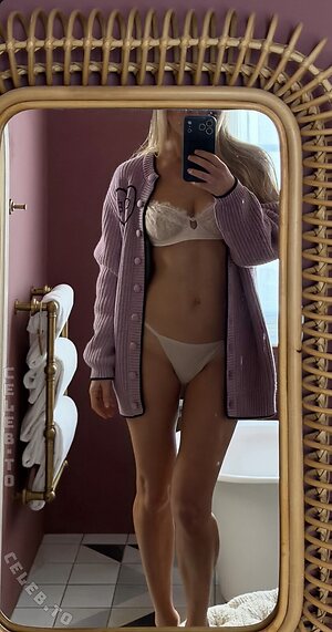 Bar Refaeli Nude Leaked Photo #10