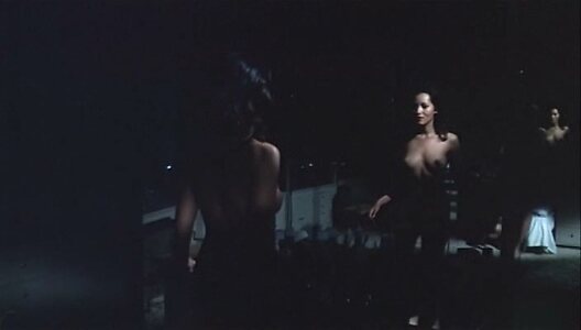 Barbara Carrera leaked photo #6
