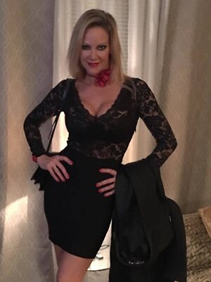 Barbara Moore leaked photo #54