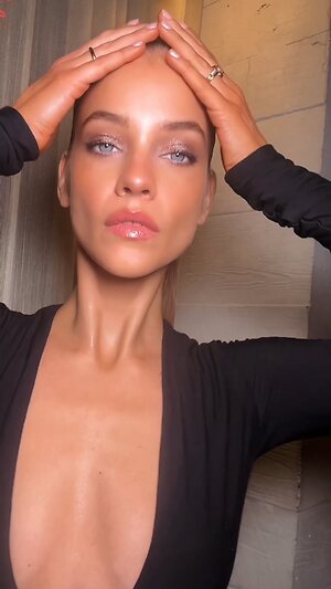 Barbara Palvin Hot