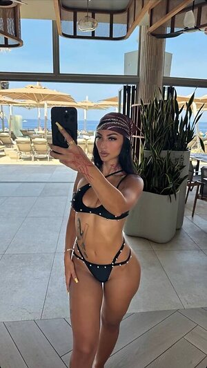 Bar.Berlisa leaked photo #4