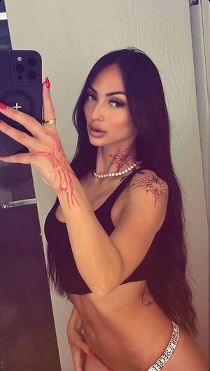 Bar.Berlisa leaked photo #6