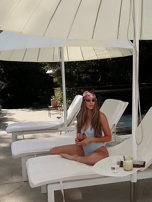 Barbie Blank leaked photo #25