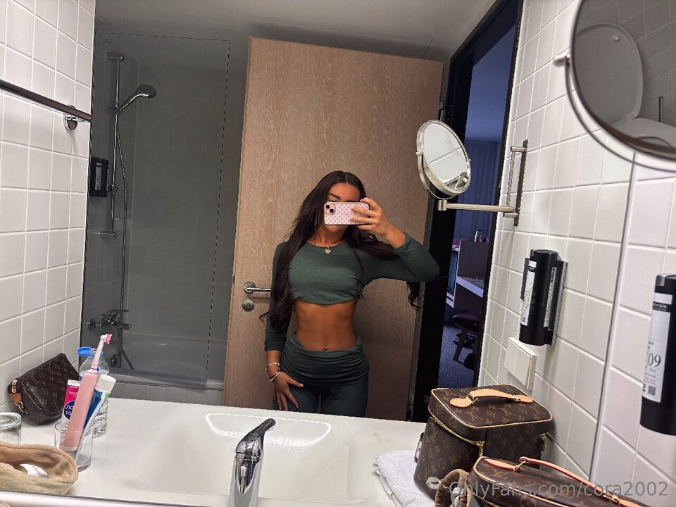 bbycorachis leaked photo #10