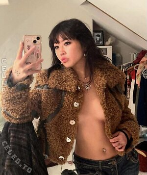 Beabadoobee Nude Leaked Photo #6