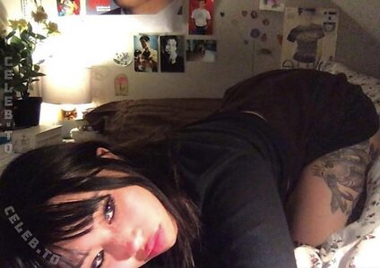 Beabadoobee Nude Leaked Photo #22