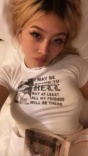 Beabadoobee leaked photo #78