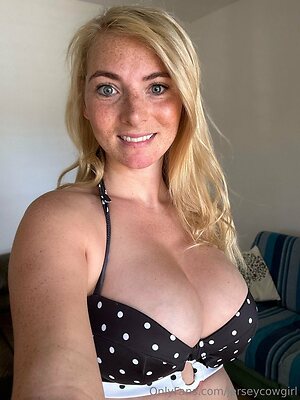 Becky Houze leaked photo #42