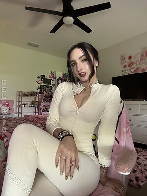 beebee Nude Leaked Photo #136