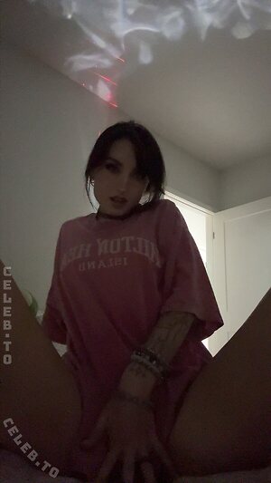 beebee leaked photo #1222