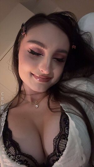 beebee leaked photo #1287