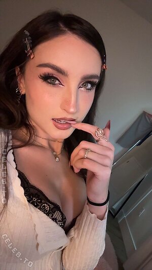 beebee leaked photo #1299
