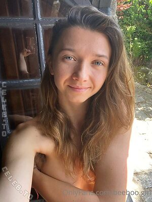 Beeboogirl Nude Leaked Photo #15