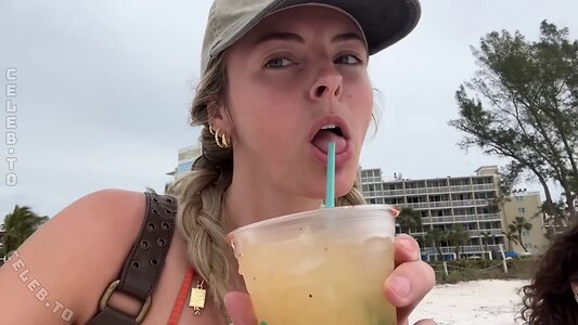 Beez Asmr photo