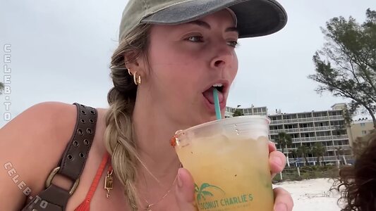 Beez Asmr photo