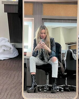 Behati Prinsloo leaked photo #16