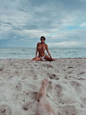 Belen Duran leaked photo #7