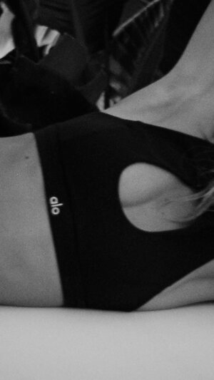 Bella Hadid Hot leaked photo #29