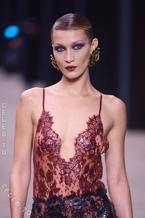 Bella Hadid Nude Leaked Photo #130