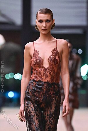 Bella Hadid photo