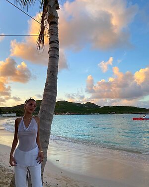 Bella Hadid leaked photo #401