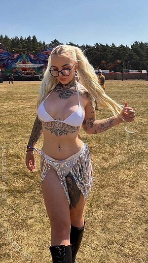 Bella Janice photo