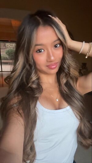 Bella Luu leaked photo #6