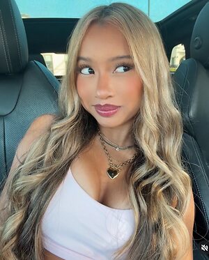 Bella Luu leaked photo #9