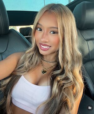 Bella Luu leaked photo #10