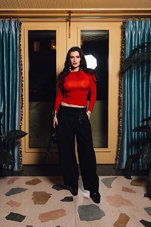 Bella Thorne braless in red top leaked photo #5