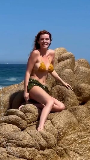 Bella Thorne photo