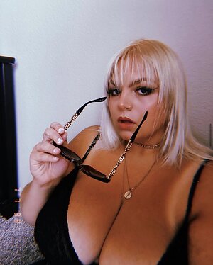 Bella-Very leaked photo #6