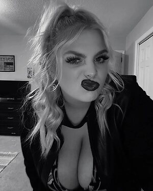 Bella-Very leaked photo #22
