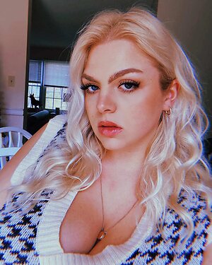 Bella-Very leaked photo #30