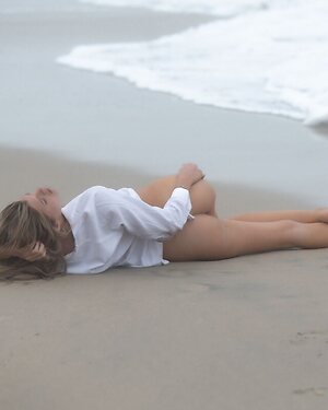 Bella White leaked photo #53