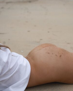 Bella White leaked photo #58