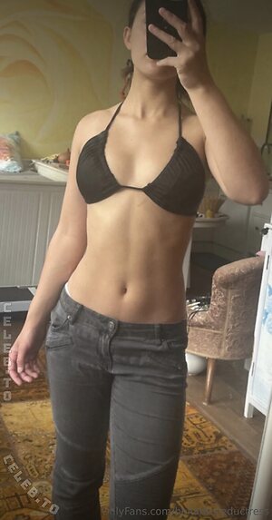 Bella Nude Leaked Photo #9