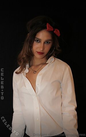 Bella Nude Leaked Photo #17