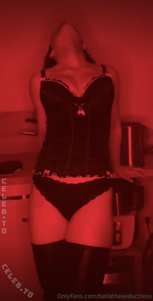 Bella Nude Leaked Photo #27