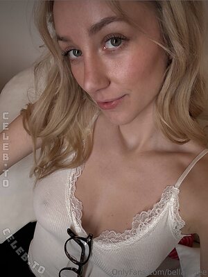 Bellaraee Nude Leaked Photo #17