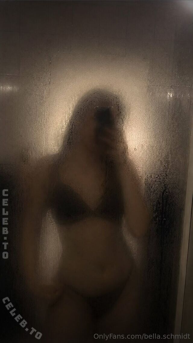 Bella Schmidt leaked photos