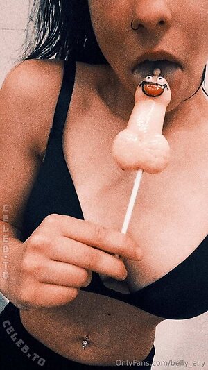Belly Elly Nude Leaked Photo #37