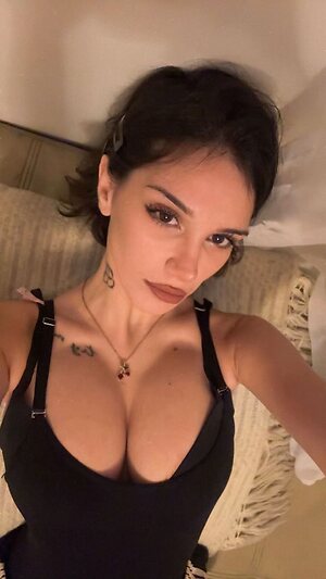 Belu Ottobri leaked photo #3