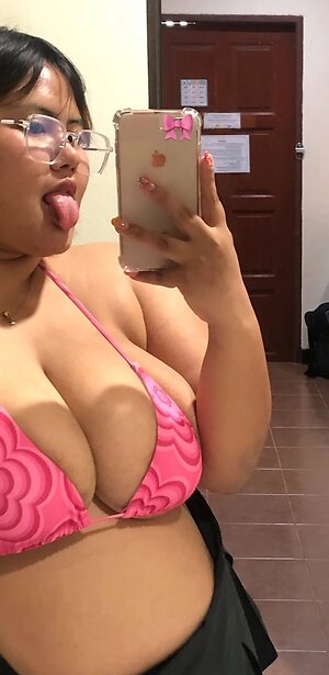 Benyapa.q Nude Leaked Photo #31