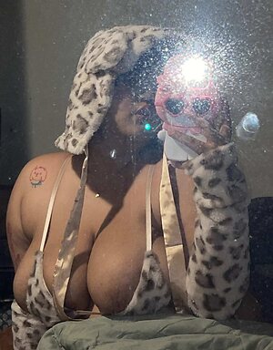 Benyapa.q Nude Leaked Photo #46