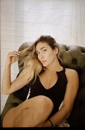 Berna Canbeldek leaked photo #40